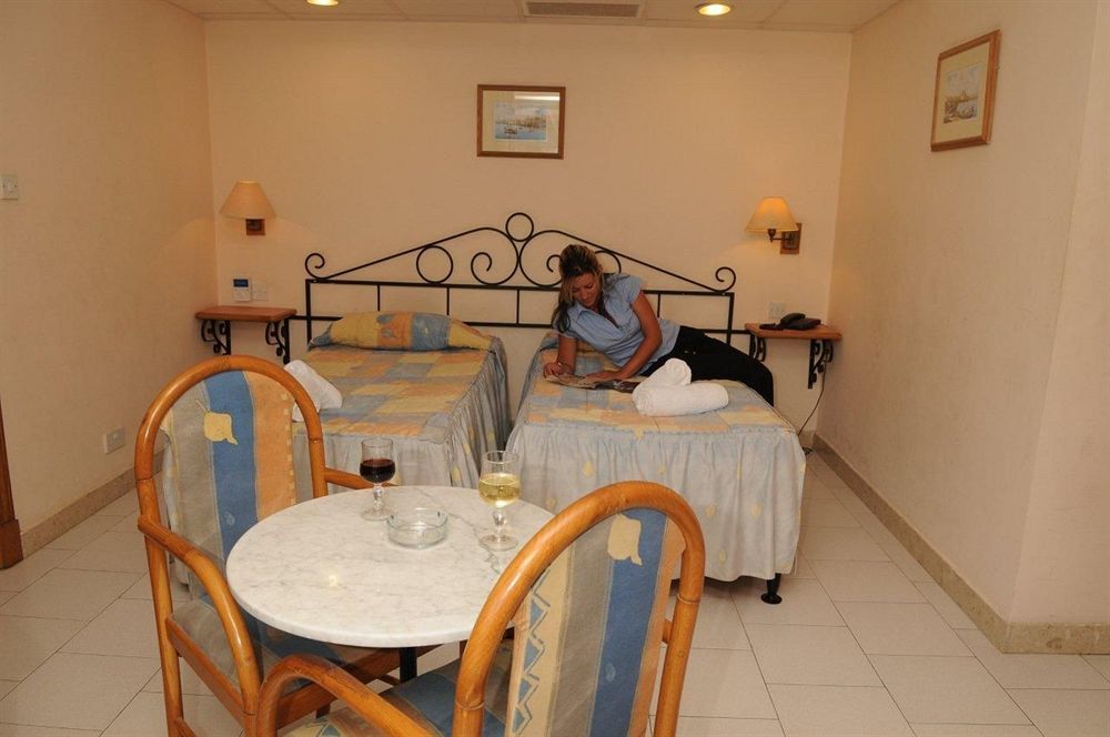 Porto Azzurro Aparthotel San Pawl il-Baħar Extérieur photo